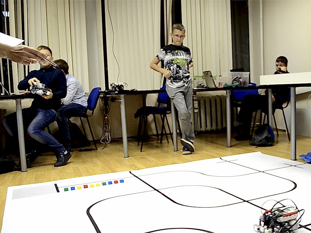 Олимпиада ЦПМ по робототехнике в Робоцентре Полигон. Средняя категория 1