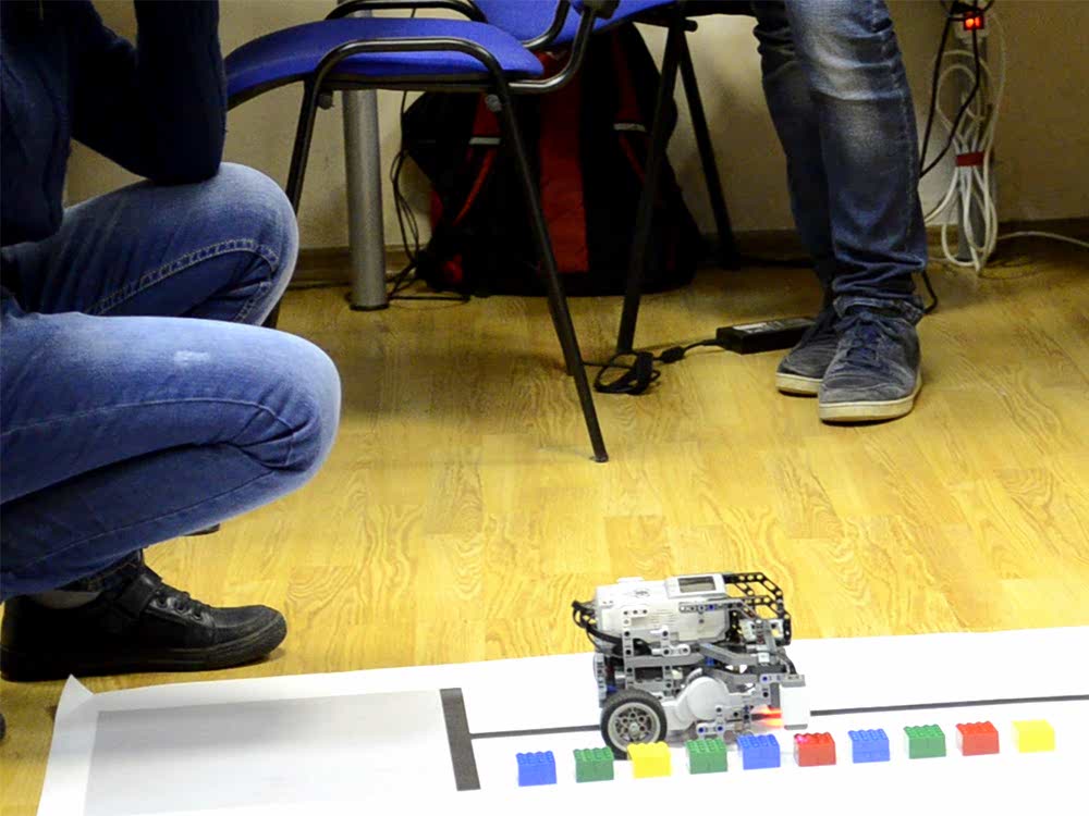 Олимпиада ЦПМ по робототехнике в Робоцентре Полигон. Средняя категория 1